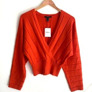 (A56) Forever 21 V-neck Long sleeve sweater, Size Medium, NWT